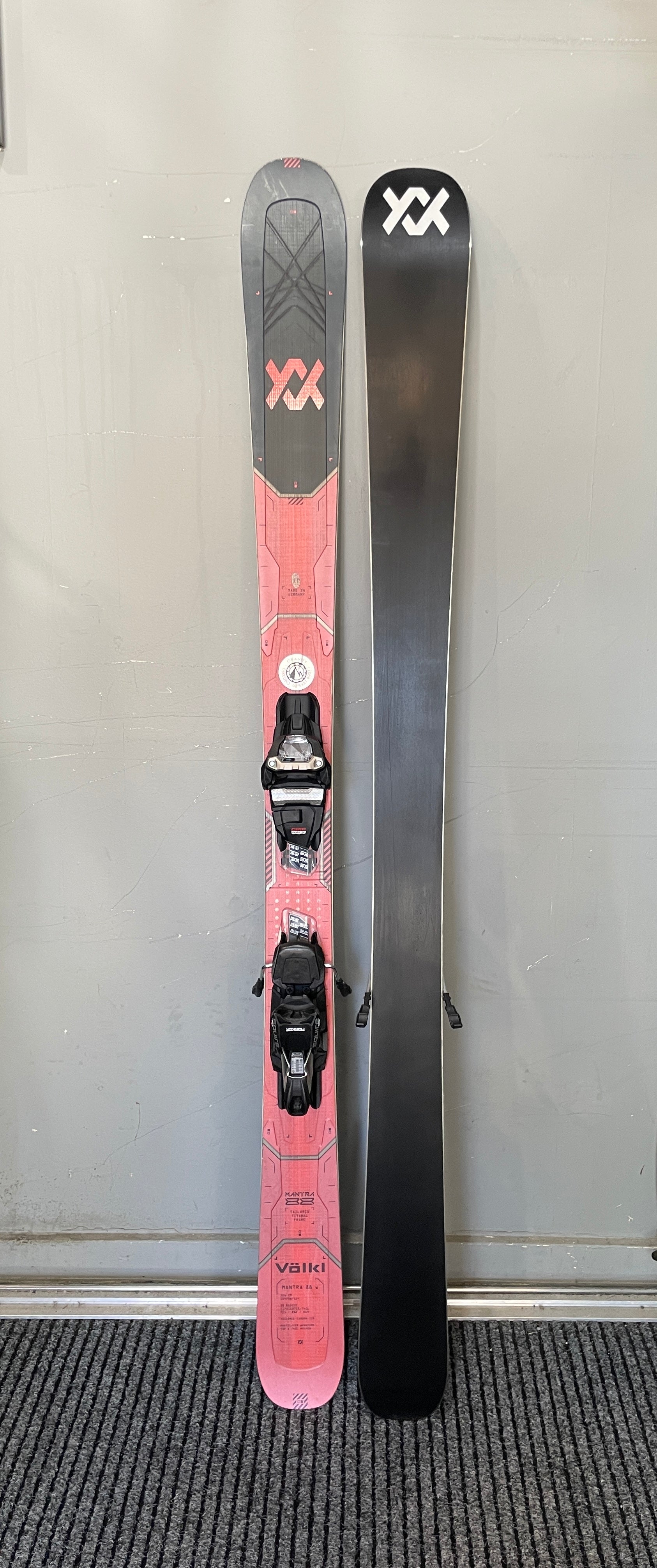 EX DEMO VOLKL MANTRA 88w 156 + Marker Squire Demo Binding