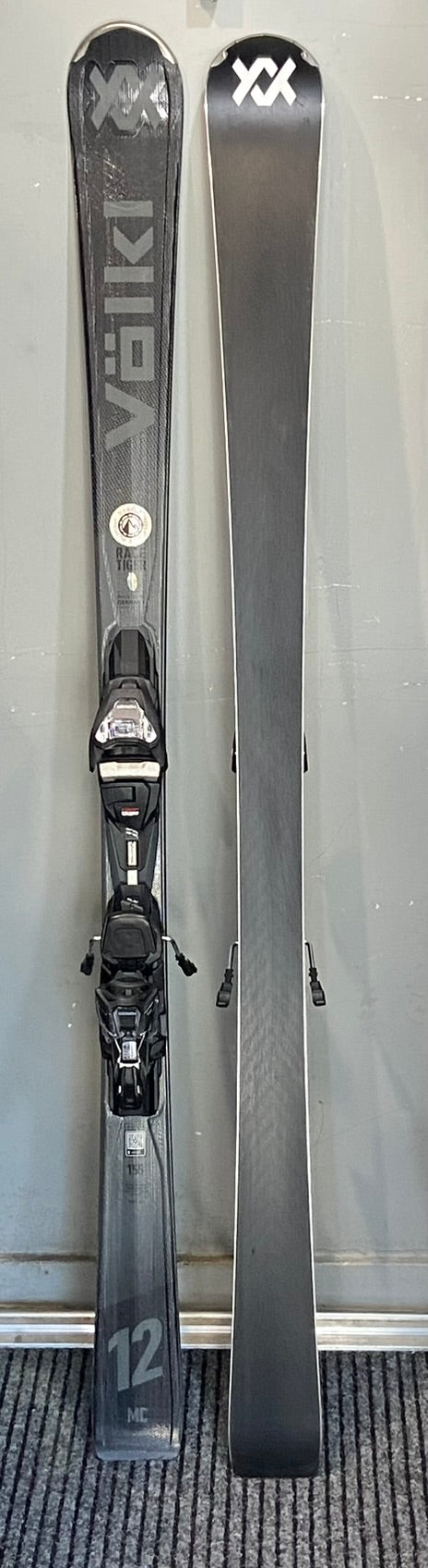Volkl Racetiger MC Black + Marker VMotion 12 GW 2027 DEMO