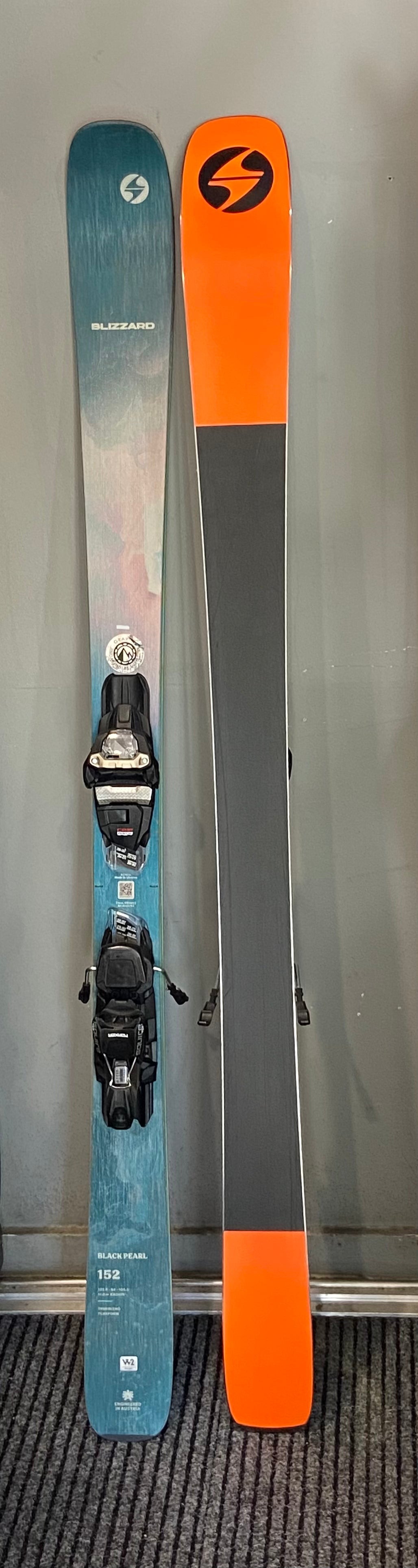 Blizzard Black Pearl 84 2027 + Marker Squire 11 TCX DEMO
